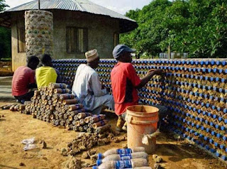 Membuat Rumah Dari Botol Minuman Bekas