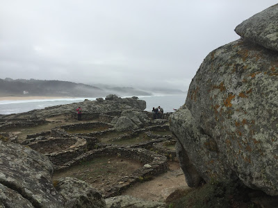 Iberia: Baroña hill-fort / by E.V.Pita (2017) Link: https://archeopolis.blogspot.com/2017/10/iberia-barona-hill-fort-castro-de-barona.html / Castro de Baroña / por E.V.Pita (2017)