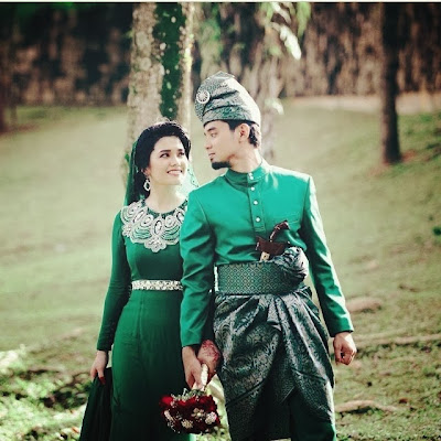 Priceless Love Hot Trend Baju Pengantin 2013 Emerald 