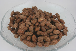  the Holidays are on the way and that means it is TIME TO GIVE GIFTS Sugared Cinnamon Almonds Slow Cooker Recipe