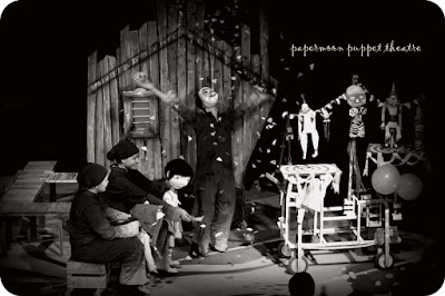 Papermoon Puppet Theater : Mwarthirika