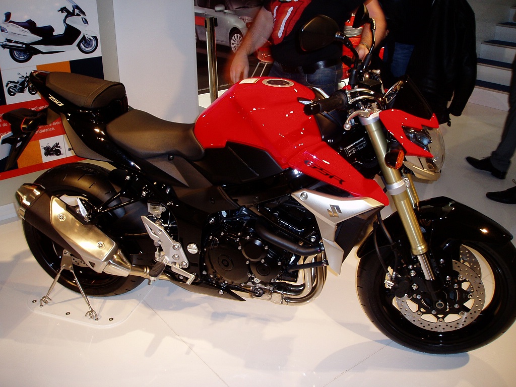 Suzuki GSR 750 | HD Wallpapers (High Definition)|HDwalle