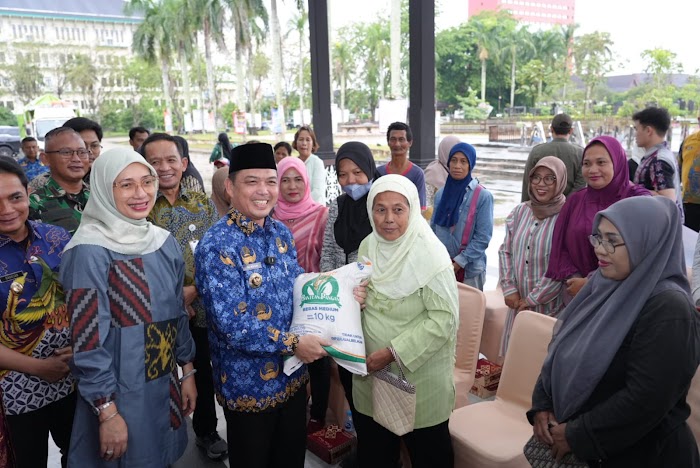 Pemerintah Salurkan Bantuan Pangan Beras untuk Kalbar, 5.865 Ton Disiapkan bagi 2,9 Juta Warga