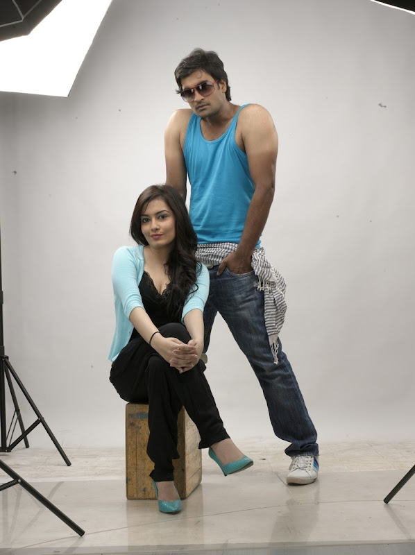 Vareva Telugu Movie Hot Photo Shoot Gallery Vareva Movie Stills leaked images