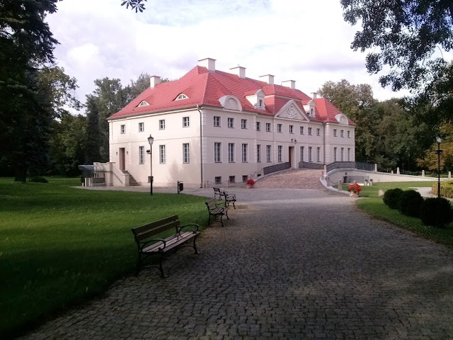 Okolice Środy Wlkp. - pałac we wsi Gułtowy, dziś Dom Pracy Twórczej UAM w Poznaniu