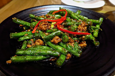 Riverside Grilled Fish (江边城外), fragrant spicy french beans 香辣干扁四季豆