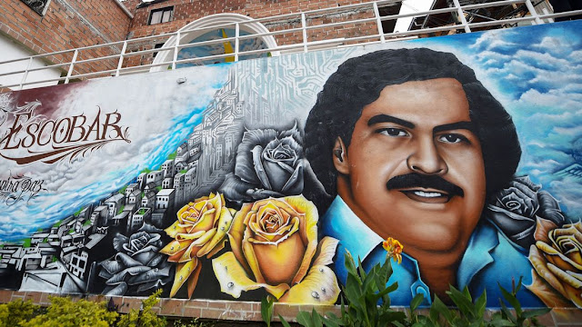 Pablo Escobar: Colombians mark 25 years since drug lord's death
