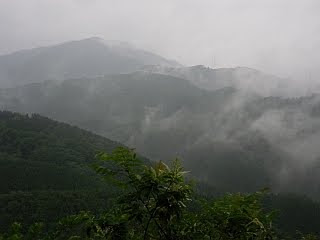 二上山から雨上がりの遠景