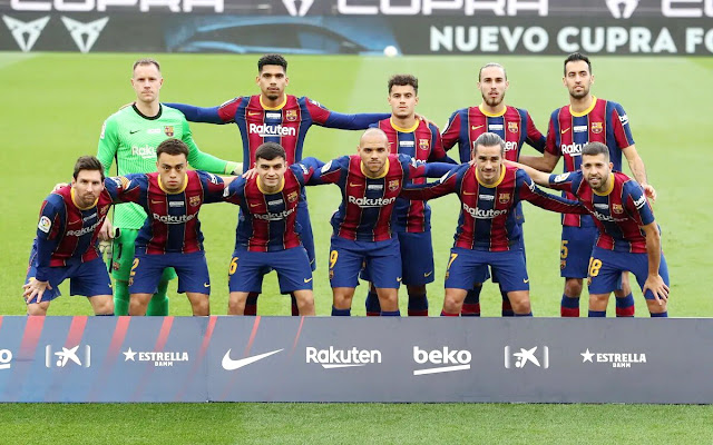 F. C. BARCELONA. Temporada 2020-21. Ter Stegen, Araujo, Coutinho, Mingueza, Busquets. Messi, Dest, Pedri, Braithwaite, Griezmann, Jordi Alba. F. C. BARCELONA 2 VALENCIA C. F. 2. 19/12/2020. Campeonato de Liga de 1ª División, jornada 14. Barcelona, Nou Camp. GOLES: 0-1: 30’, Diakhaby. 1-1: 45’ Lionel Messi. 2-1: 52’, Araujo. 2-2: 68’, Maxi Gómez.