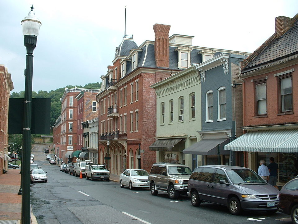 robert e lee high school staunton va. Stauton, VA operates under a