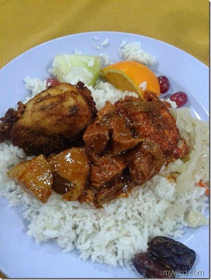 juadah berbuka puasa surau TNB bangsar 3
