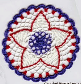 http://translate.googleusercontent.com/translate_c?depth=1&hl=es&prev=/search%3Fq%3Dhttp://crochetmemories.blogspot.com.es/search/label/Free%252520Patterns%26safe%3Doff%26biw%3D1429%26bih%3D961&rurl=translate.google.es&sl=en&u=http://crochetmemories.blogspot.com.es/2014/05/petite-independence-day-doily.html&usg=ALkJrhhZCSaTsVpWzcnYmMb7koSvTpIRug#more