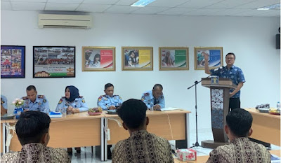 Iwan Hary Susilo, Technical Service Manager Astra Motor Kalimantan Barat memberikan pembukaan Pelatihan Mekanik Roda Dua kepada Andikpas