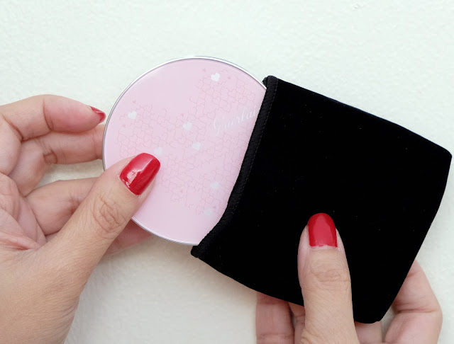 a photo of Guerlain Paris Meteorites Heart Shape Strobing Palette, Blush and Luminizer Powder Review By askmewhats.com Nikki Tiu