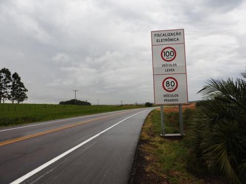 Limite de velocidade nas estradas muda no dia 1º de novembro