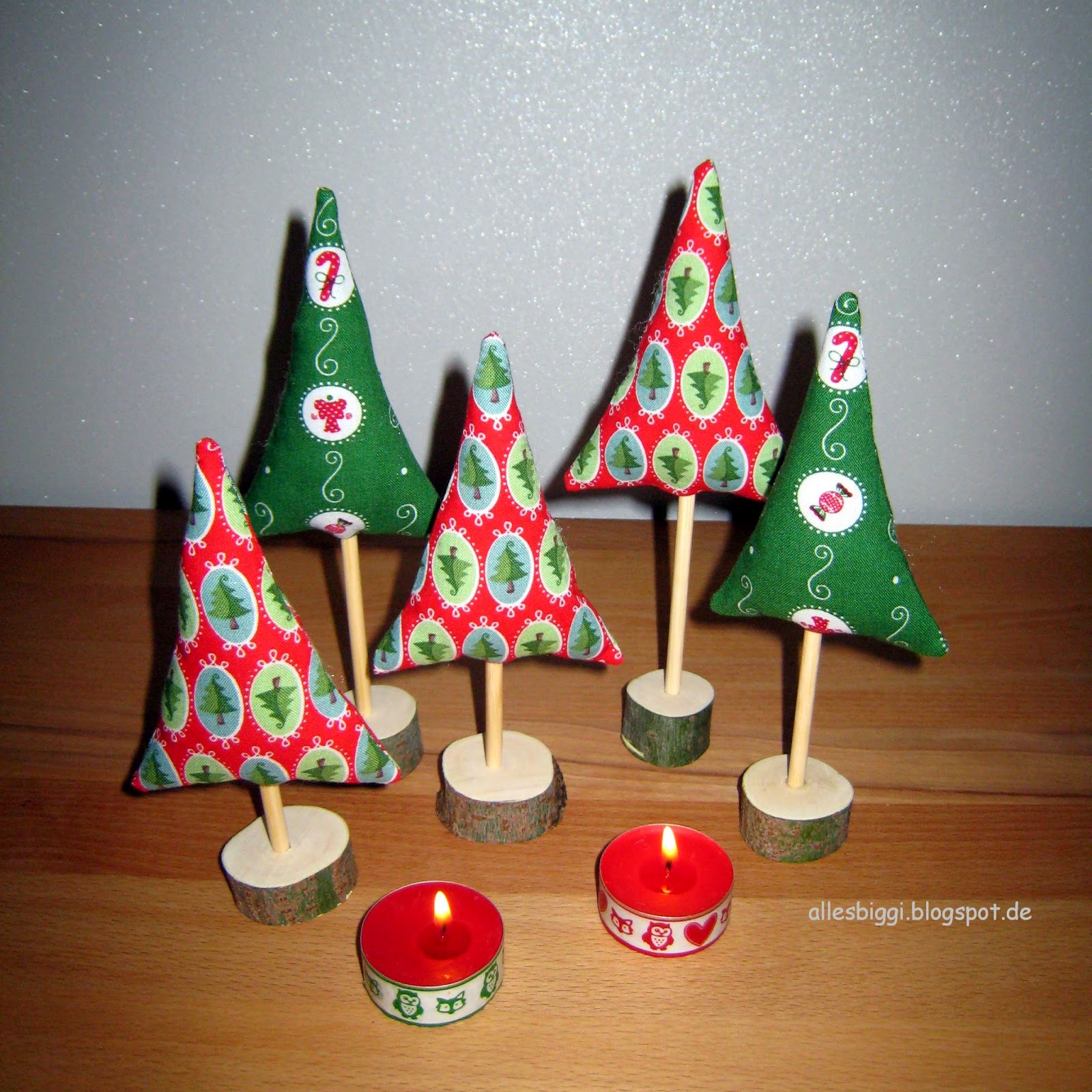 http://allesbiggi.blogspot.de/2014/11/mein-100-post-weihnachtsbaumchen.html