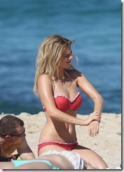 Samara-Weaving-Red-Bikini-Pictures-In-Sydney-07