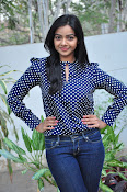 Nithya Shetty dazzling photo shoot-thumbnail-18