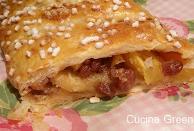 strudel veloce pesche e pasta sfoglia