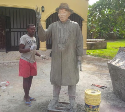 gej statue