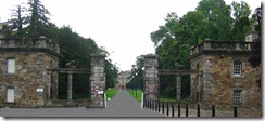 Gates_of_Newbattle_Abbey