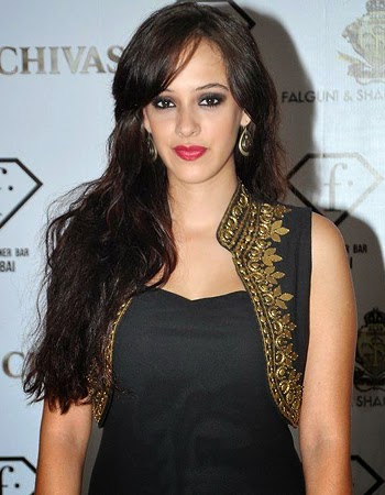 Hazel Keech Biography, Wiki, Dob, Height, Weight, Sun Sign, Native Place, Family, Career, Affairs and More