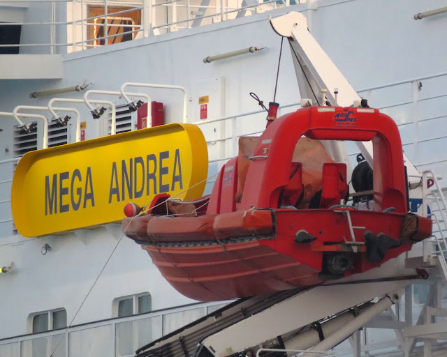 Traghetto Mega Andrea, IMO 8306498, porto di Livorno