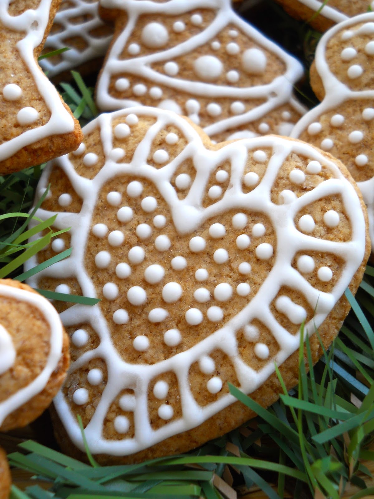 Traditional Christmas Gingerbread Cookies | A Homemade Living