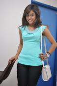 Vithika Sheru Glamorous Photo Shoot Gallery-thumbnail-57