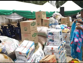 Fidelity Bank In Collaboration With Hope Afresh Foundation Distributes Food And Relief Materials To IDPs And Cameroonian Refugees