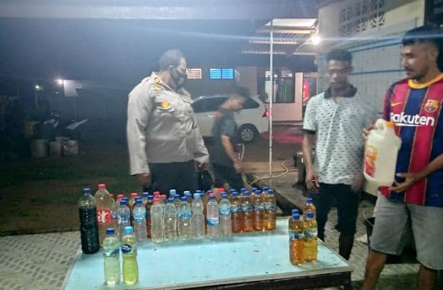 Polisi Amankan Ratusan Botol Miras Lokal di Merauke