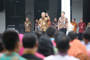 PLT Gubernur Jateng Tekankan Bahwa PNS Harus Miliki Tiga Loyalitas Saat Acara Halal Bihalal di Halaman Kantor Gubernur Jateng