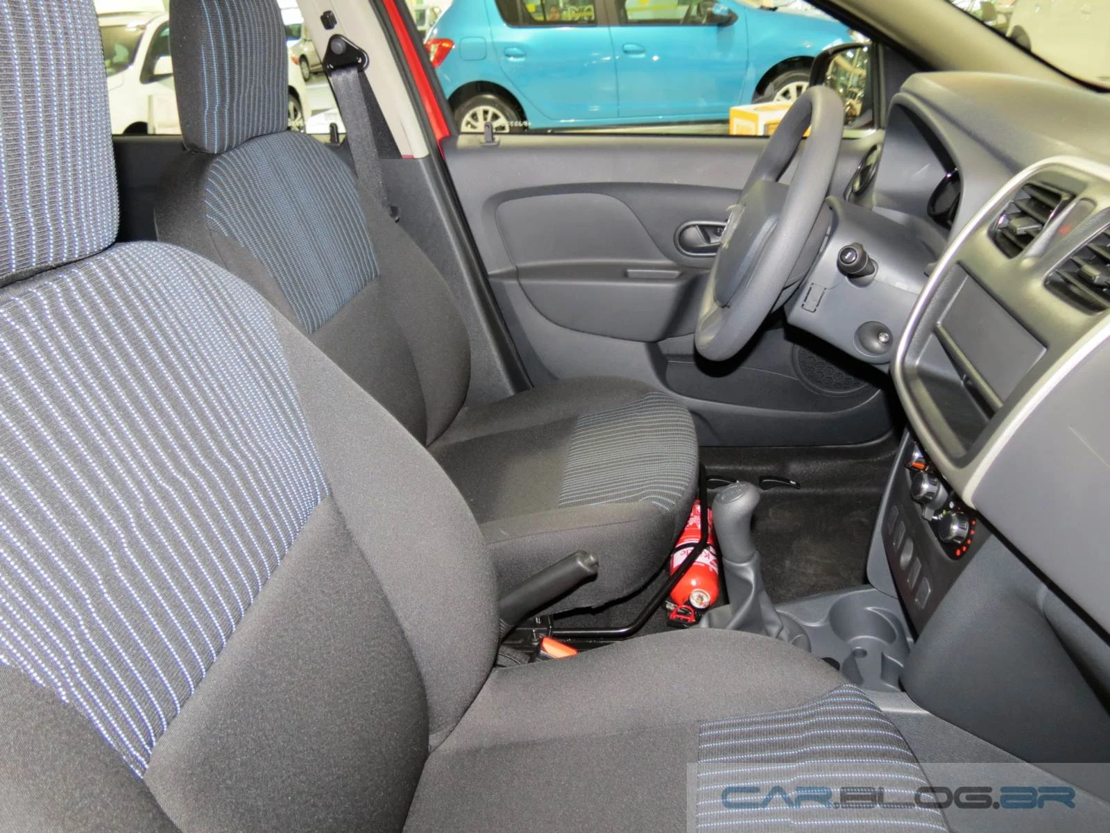 Renault Sandero Authentique 2015 - espaço interno