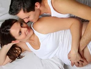 Tips aman bercinta saat hamil