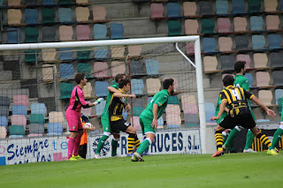 El Barakaldo cosecha su cuarta victoria consecutiva al imponerse 4-0 al Gernika