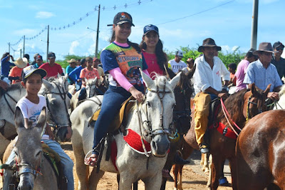 Resultado de imagem para imagens da cavalgada do vaqueiro em riachuelo