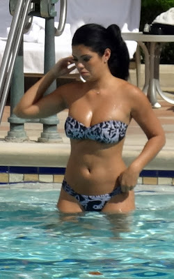 Suelyn Medeiros Bikini In Vegas2