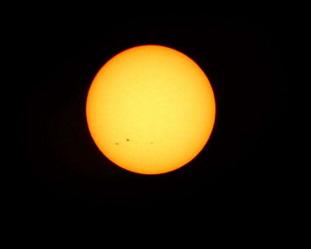 Solar image without filter, 300mm, 1/2000 second (Source: Palmia Observatory)