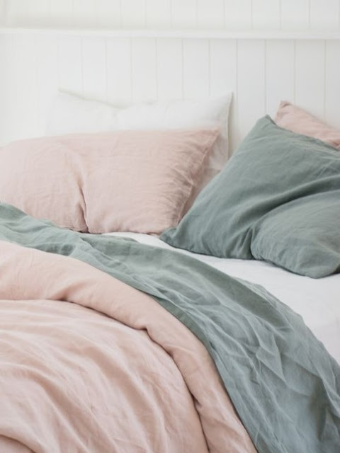 what color sheets go with sage green comforter