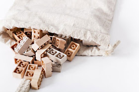 Wooden Lego blocks by Mokurokku