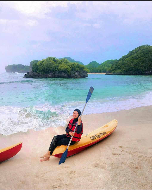 Pantai Gatra Malang: Lokasi, Rute, dan Harga Tiket