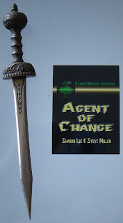 Portada del libro Agent of Change, de Sharon Lee y Steve Miller