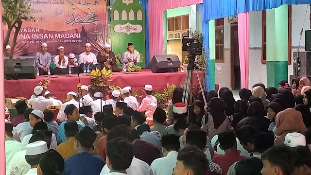 Jamaah Penuhi Perimgatan Maulid Nabi Muhammad SAW di MTs Madani dan SMK Insan Madani 
