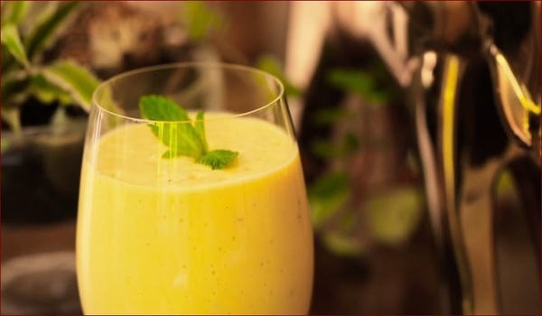 Delicious and Traditional Mango Yogurt Lassi