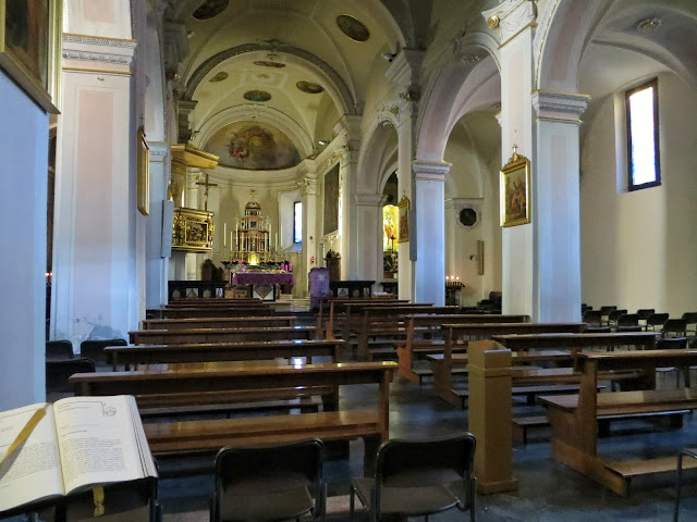 Interno della chiesa dei Santi Pietro e Paolo a Dervio sul Lago di Como