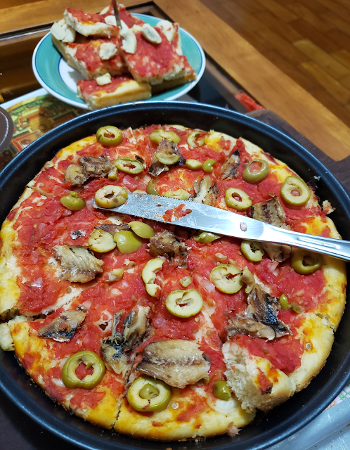 Massa de Pizza tipo "Focaccia Barese" - Coisicas (culinarescas) Artesanais - Simone dos Santos