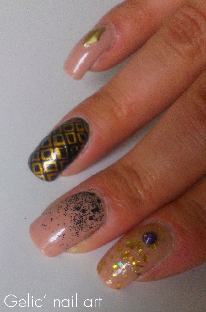 http://gelicnailart.blogspot.de/2014/08/nude-black-and-gold-skittlette.html