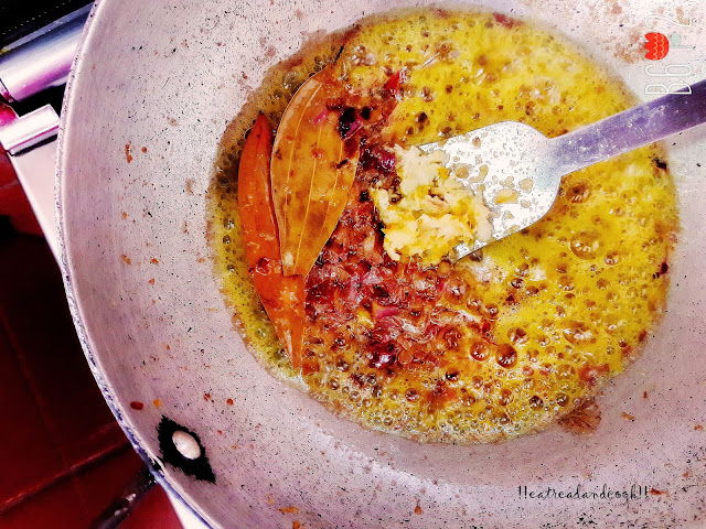 how to cook Doi Chingri / Prawns cooked in a Creamy Yogurt Sauce bengali recipe and preparation with step by step pictures