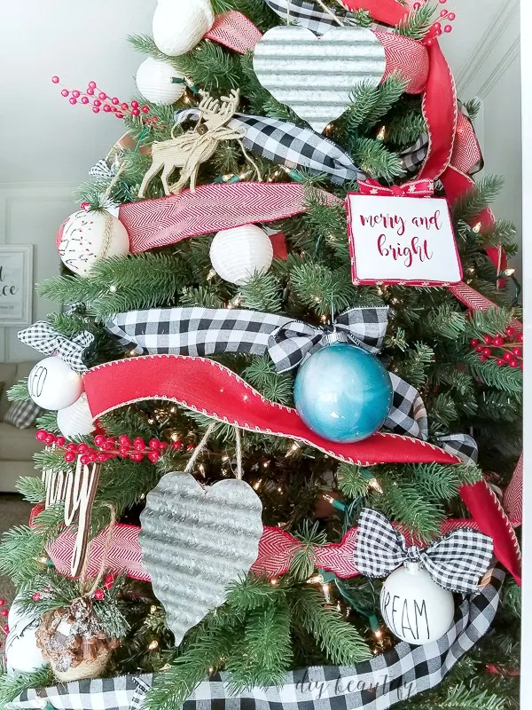 farmhouse decorated tree