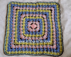 Free Crochet Pattern ~Twist & Shake Square http://www.niftynnifer.com/2015/01/free-crochet-pattern-twist-shake-square.html #Crochet #GrannySquare